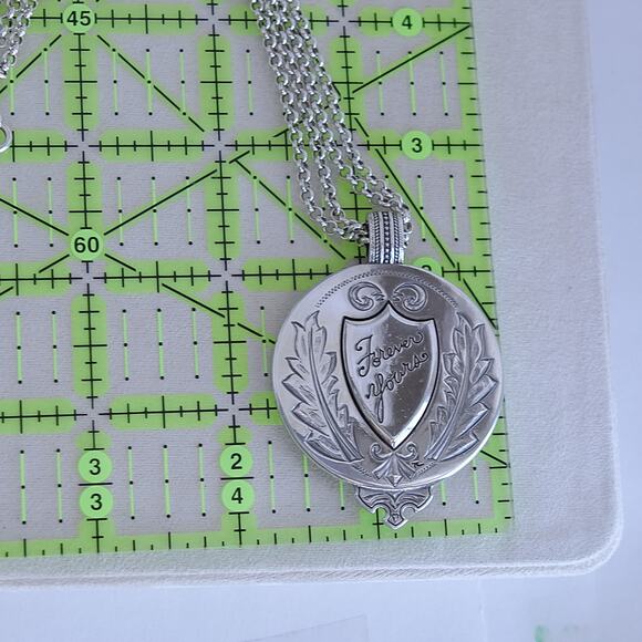 Brighton Essex JM4630 Convertible Medallion Pendant Necklace Silver Plated NWT - Picture 7 of 7